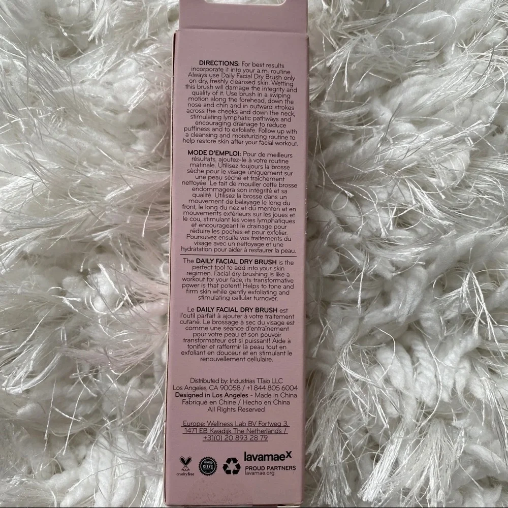 New Daily Concepts Daily Facial Dry Brush New in Box